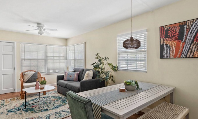 Old Town Apartamento | New central SD oasis in Old Town close everything!