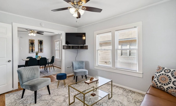 McKinney Casa | NEW! Charming Bungalow in McKinney – Walk to Downtown
