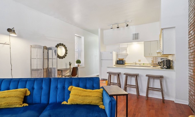 Soulard Apartamento | NEW! Charming Soulard Retreat with Historic Character