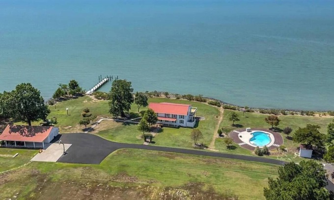 Cambridge Casa | New! Chesapeake Bay Retreat!
