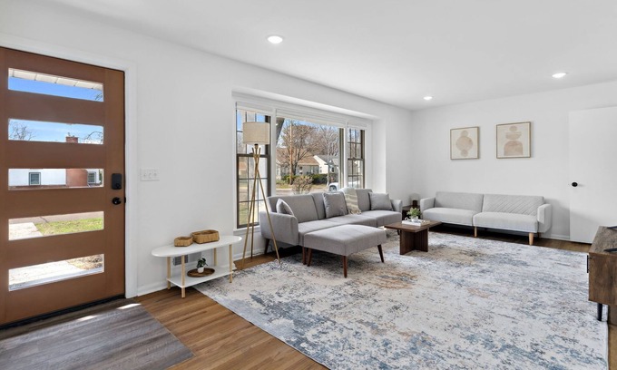 Richfield Casa | New! Chic 5-Bedroom Retreat!
