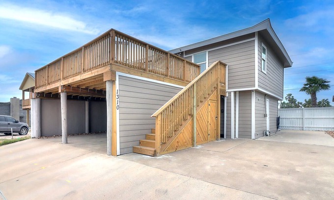 Shibui Sands Casa | New Coastal Container Home! Close to the beach, private pool!