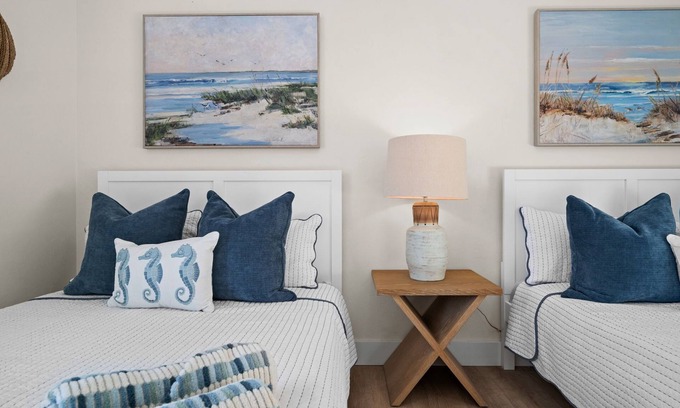 Naples Park Casa | NEW! Coastal Retreat - Near Beach & Mercato Naples