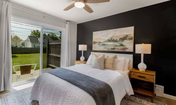 Mount Clemens Apartamento | NEW! Comfy 1 Bedroom Flat | Hollywood Suites