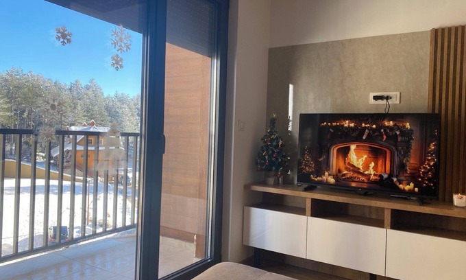 Zlatibor Apartamento | Apartamento nuevo, totalmente equipado con Spa, piscina cubierta y plaza de park