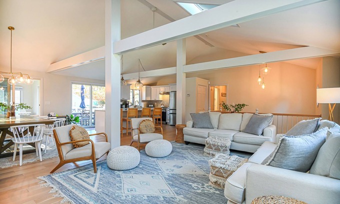 Ogunquit - Wells Casa | NEW! Completely renovated 6BR / 3BA; 8-minute walk to Moody Beach