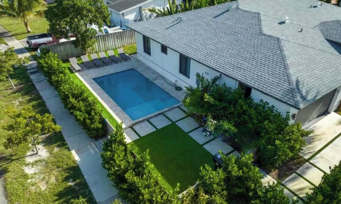 Sunset Casa | New Construction Villa HotTub/Heated Pool/Gameroom
