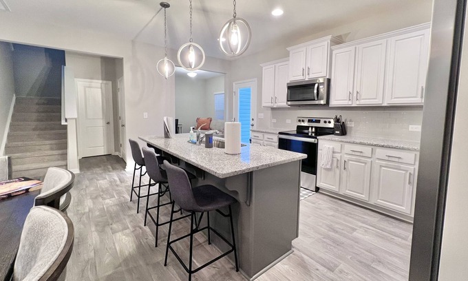 Gastonia Casa | New Construction, Cozy & CHIC