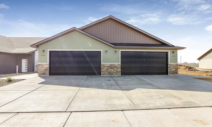 Twin Falls Casa | New construction duplex, clean & comfortable 1075