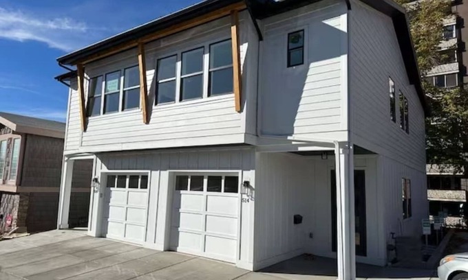 East Central Casa | New Construction Twin Home 2