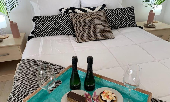 Ciudad Colon Apartamento | New Contemporary suite