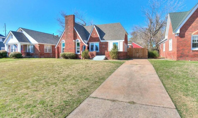 Crestwood Casa | NEW Cozy Crestwood Cottage