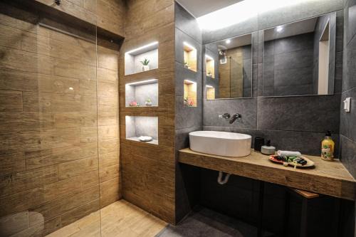 Ano Kipseli Apartamento | NEW COZY home ATHENS heart KYPSELI !