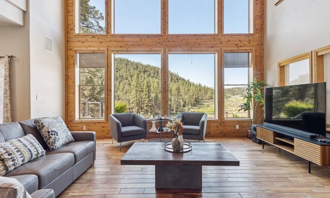 Frazier Park Cabina | NEW! Cozy Mountain Retreat Near Mount Pinos
