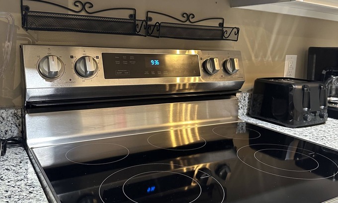 Warner Robins Casa | New Cozy townhouse-kings & patio