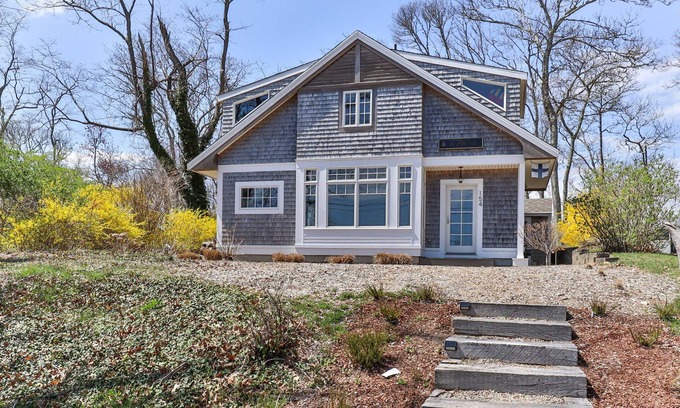 Orleans Cabaña | NEW Crystal Lake Contemporary Cottage!