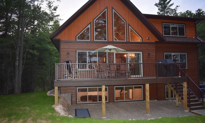 Conover Casa | New Custom Built 5 BR, 3.5 Bath Home on Upper Buckatabon Near Eagle River