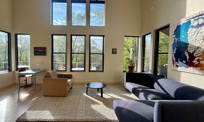 Esopus Casa | New Designer Retreat ideal for Families