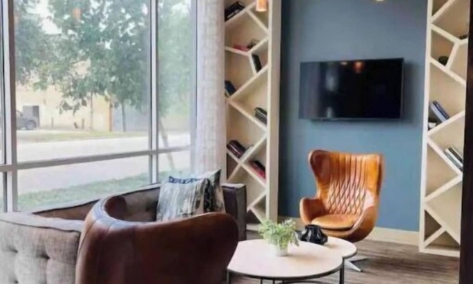 Central Business District Condominio | New Downtown! Luxury 1-bedroom condo with AC, WiFi in delightful Houston