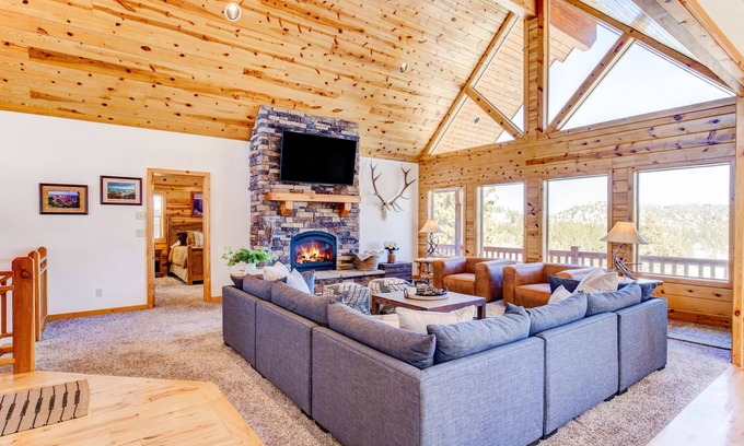 Mammoth Creek Cabina | NEW Duck Creek ⛰ Escape w/View+AC! ~30 mi. Bryce/Zion