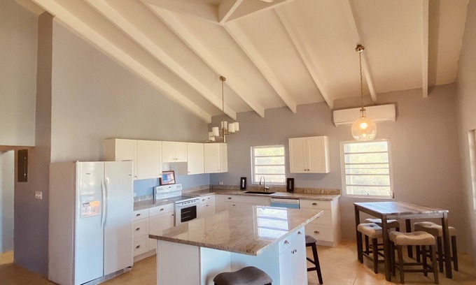 Cotton Valley Casa | New East End Villa with Stunning views- spacious, modern & Beautiful.