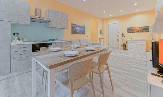 Sturla Apartamento | NEW! Elegant Apt 700m from Genova Sturla!