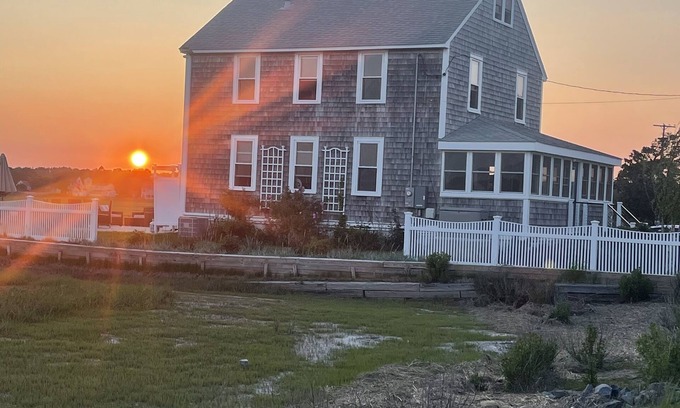 Green Harbor-Cedar Crest Casa | New England, Coastal Beachside