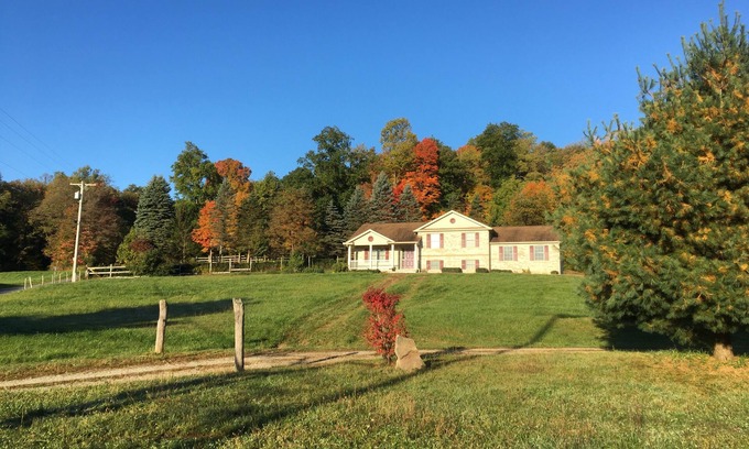 White Casa | NEW! Enjoy Mountain View and private lake from your home in Laurel Highlands!