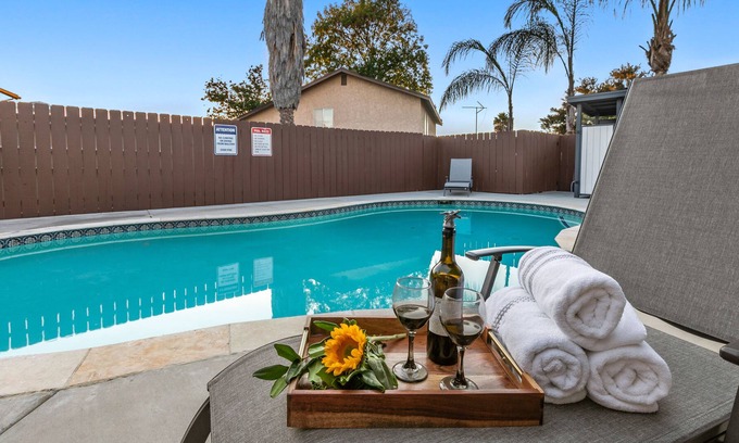 Clairemont Mesa East Casa | New Entire Bella House San Diego w/Pool