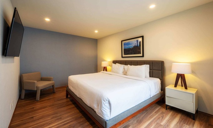 Coyoacan Condominio | NEW Equipped Condo w/GYM & Roof
