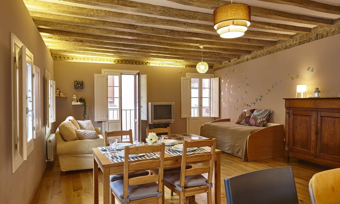 Lekeitio Apartamento | New flat in the old town, 2min from the beach and port. Free Wifi