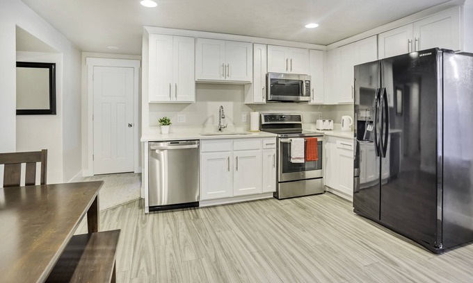 Vineyard Apartamento | NEW FURNISHED 2bd APT GREAT for Long Stays