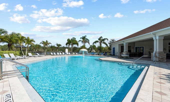 Trafalgar Village Casa | NEW! Gorgeous 6 bedroom house, Private Pool, Clubhouse, close to Disney World!