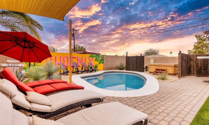 Encanto Casa | NEW ✴ HEATED POOL✴HOT TUB✴6 BR✴INCLUDES POOL HOUSE