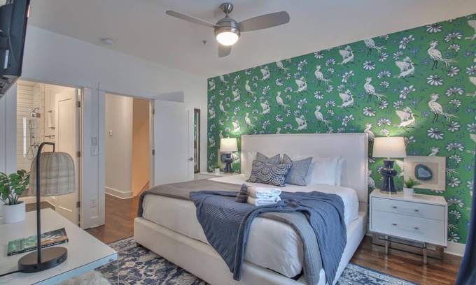 Hillsboro West End Casa | New! Hillsboro Village, Walkable, Luxury, 8 beds, Private Rooftop, Free Parking