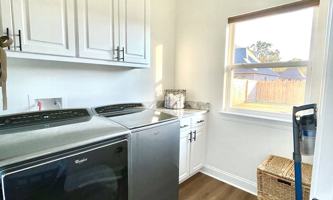 Gonzales Casa | New Home in Prime Location, between New Orleans & Baton Rouge