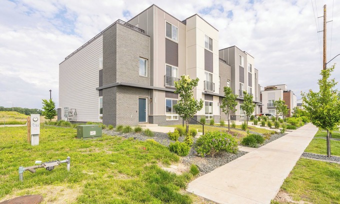 Downtown Des Moines Casa | NEW home located downtown!Family-friendly, walkable to coffee shops, restaurants