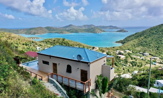 Estate Emmaus Casa | New home, Privately nestled w/ your own pool and spectacular views! Backup Power