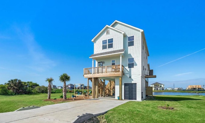 Indian Beach Casa | New Home w/Amazing Views-Close to Beach, Bay, & Galveston Island State Park