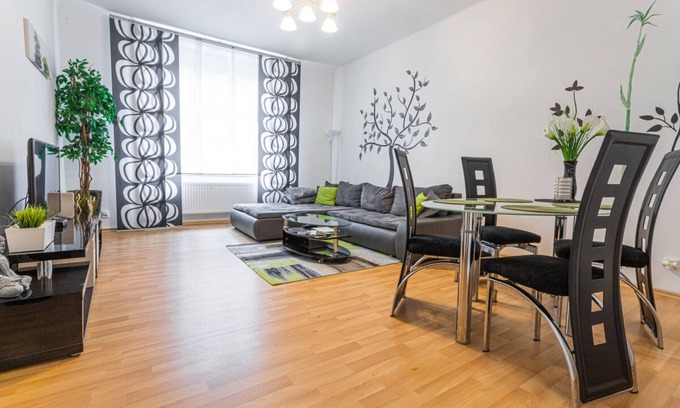 Nusle Apartamento | Lovely Luxury Modern ➕ ♡ Bañera | 12min ⇢ Centro
