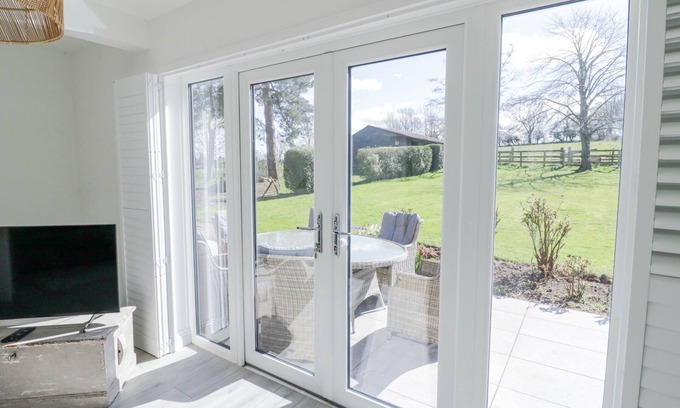 Weston under Wetherley Cabaña | NEW HOUSE FARM, pet friendly, character holiday cottage in Cubbington