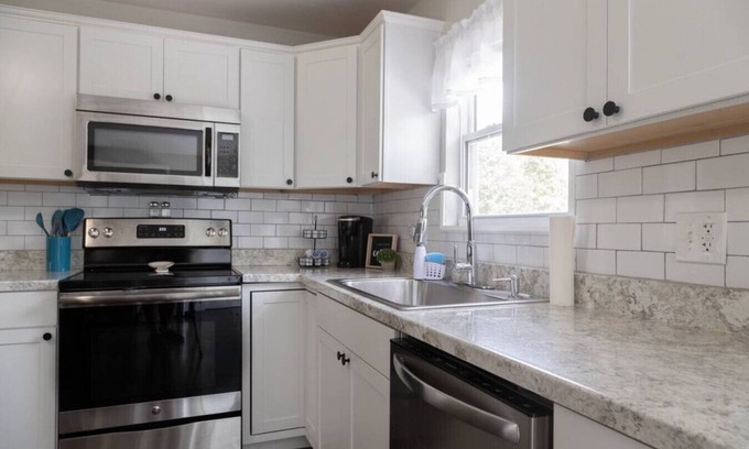 Knoxville Casa | ★ New House ★ Modern Furnished Southeast Knox