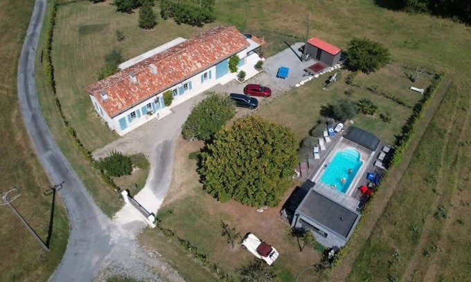 Chillac Casa | New house, relaxing countryside home with pool