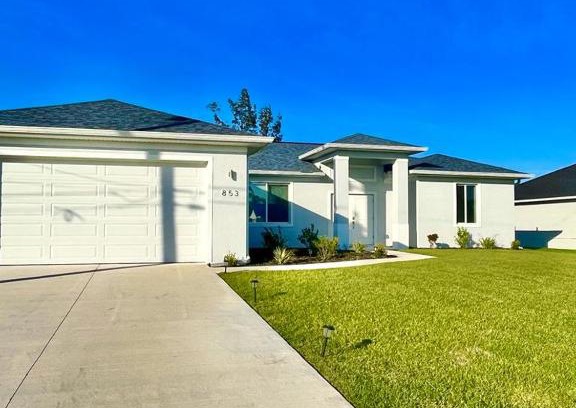 Trafalgar Casa | New house with canal view in Cape Coral