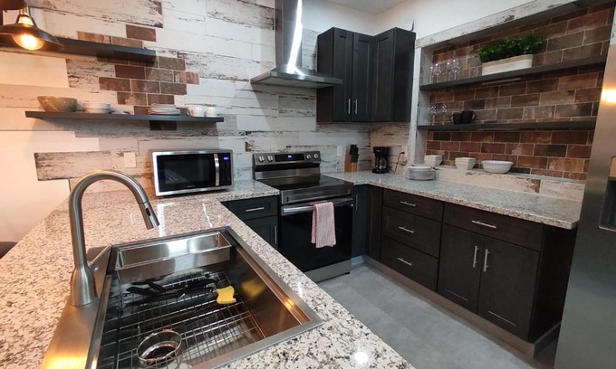 Medford Casa | New house with comfortable king beds