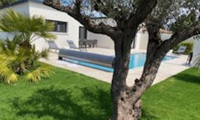 Vaux-sur-Mer Casa | New house with heated swimming pool for 8 to 10 people, quiet area