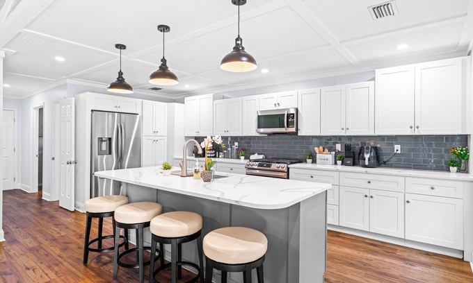 Savannah Casa | NEW IMMACULATE and quiet 4br Retreat between SAV DownTown & Tybee Island