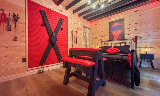 Cosby Cabina | New Kinky Cabin Romantic Adult Getaway