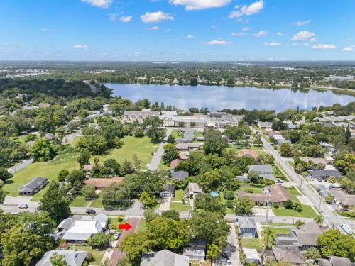 Dixieland Casa | NEW Lakeland Landing - Adorable Bungalow In Prime Location