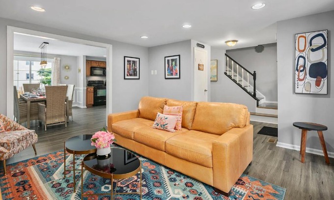 Potomac Falls Casa | NEW! Large 3-story townhome Private, Self checkin, Pet Friendly!
